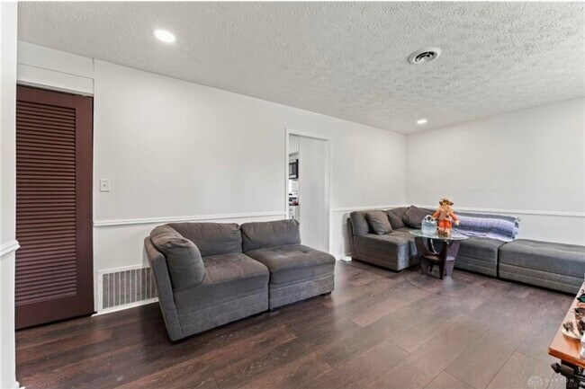 Foto del edificio - 1630 Falke Dr