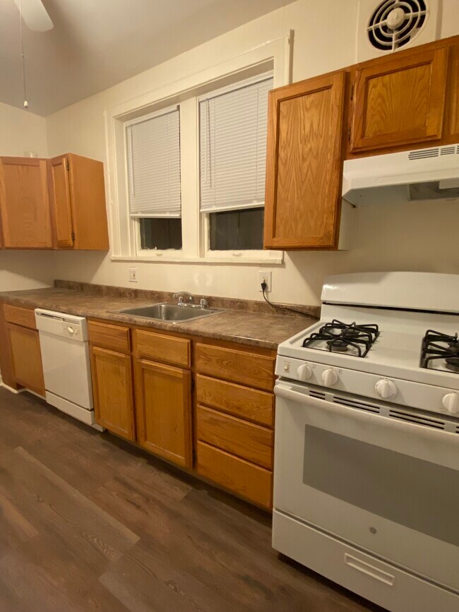 Foto del edificio - 5015 N Springfield Ave