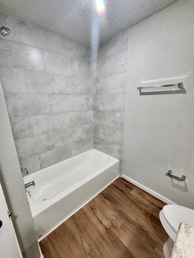 Building Photo - 3860 Jasmine Dr