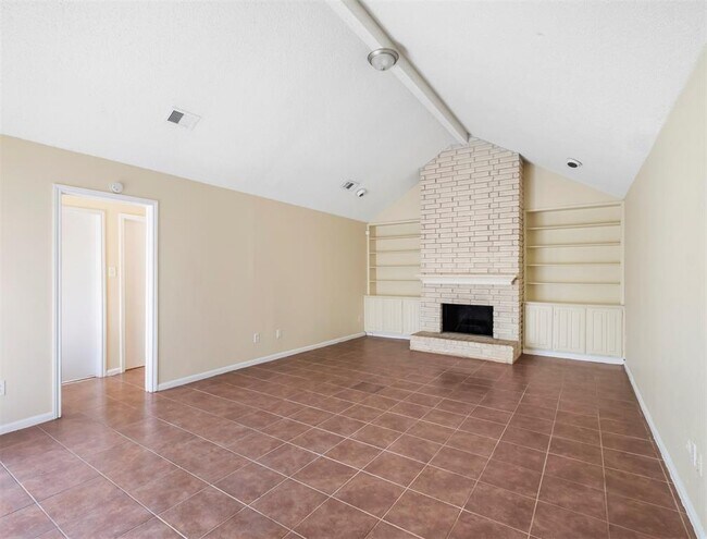 Building Photo - 12826 Westpark Dr