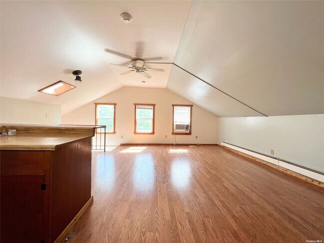 Foto del edificio - 320 S Country Rd
