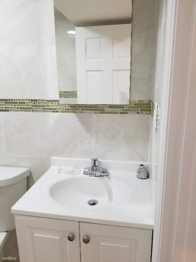 Building Photo - 4 br, 2 bath House - 62 Milton Avenue Unit 1