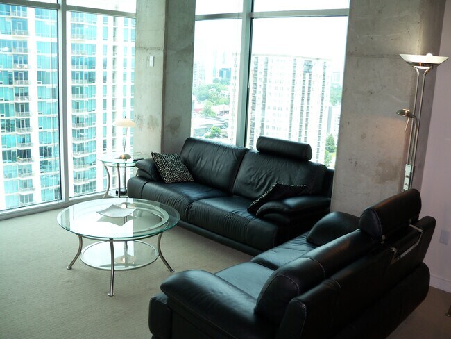 Foto del edificio - 250 Pharr Rd NE