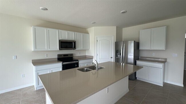 Building Photo - 3796 Paragon Ln