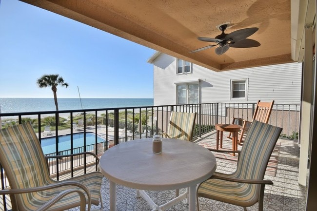 Building Photo - FURNISHED - Beach front Vacation rental