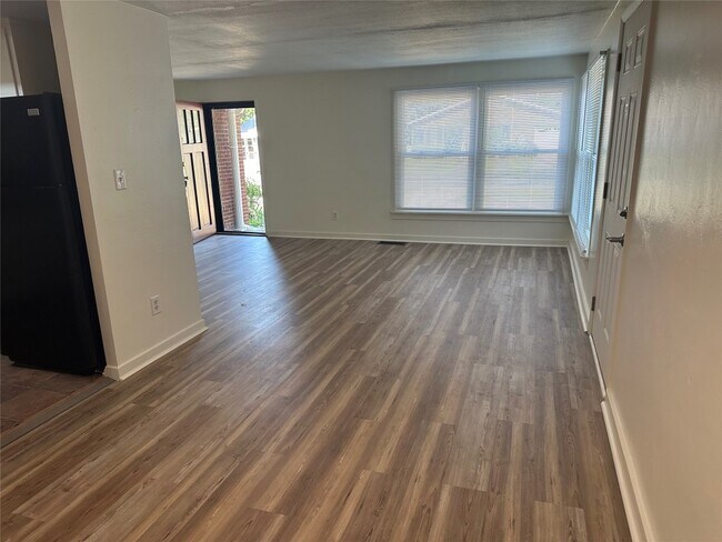 Foto del edificio - 1034 Western Ln