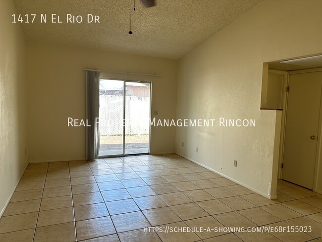 Foto del edificio - COMING SOON!!  2 Bedroom Centrally Located!