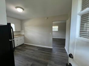 Building Photo - 1472 Tulip Pl