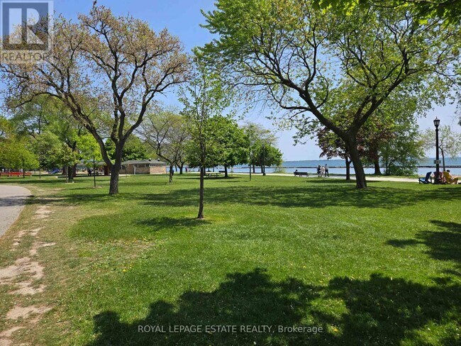 Building Photo - 1928 Lake Shore Blvd W