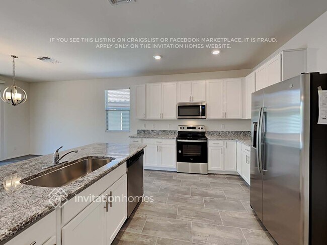Building Photo - 17490 W Molly Ln