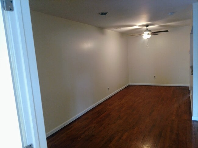 Building Photo - 13 Skyline Dr