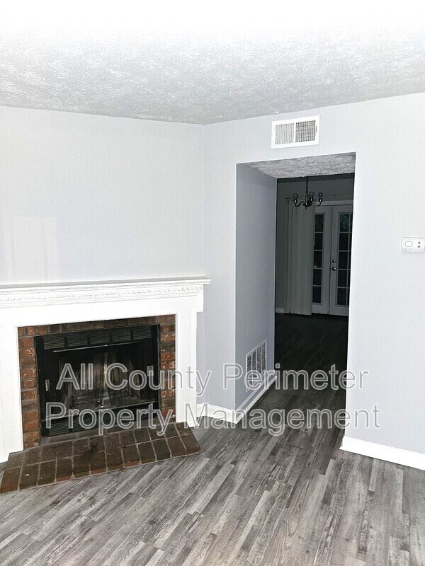 Foto del edificio - 5642 Estates Ct