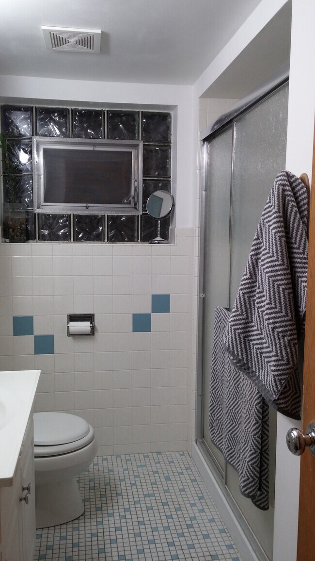 Foto del edificio - 5009 N Mango Ave