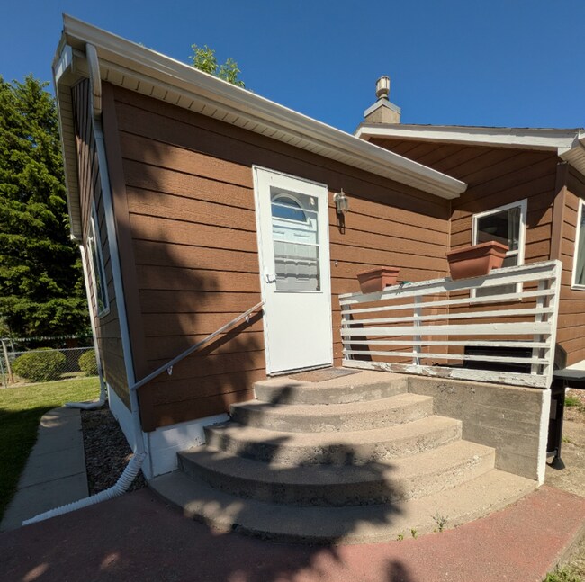 Building Photo - 1515 4th Ave S