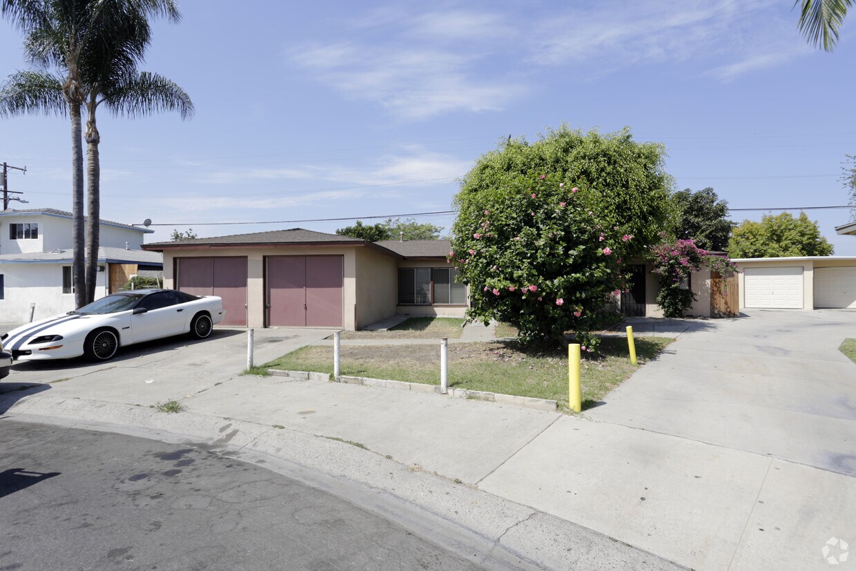 Primary Photo - 605 Avon Pl