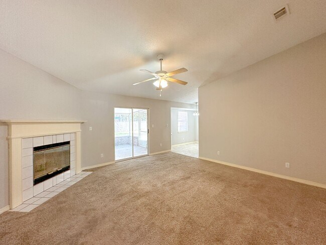 Foto del edificio - 3 Bedroom 2 Bath home in Marblehead Estates, located in Milton, FL!
