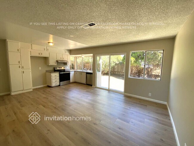 Building Photo - 2156 Cormorant Dr