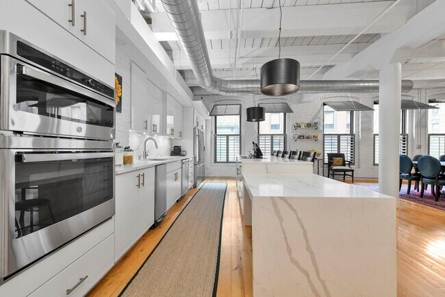 Building Photo - 111 Beach St