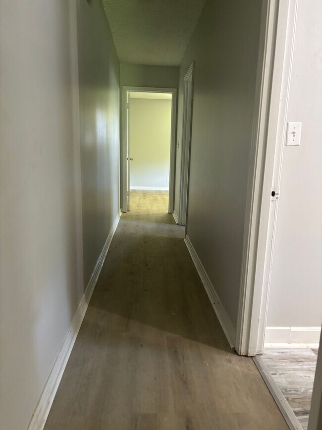 Photo - 1010 N Larchmont Dr Apartment