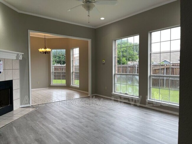 Foto del edificio - 815 Valleybrooke Dr