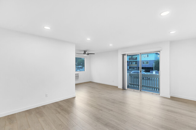 Building Photo - 10930 Palms Blvd