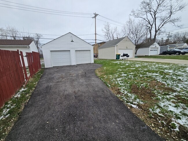 Foto del edificio - 19807 Gardenview Dr