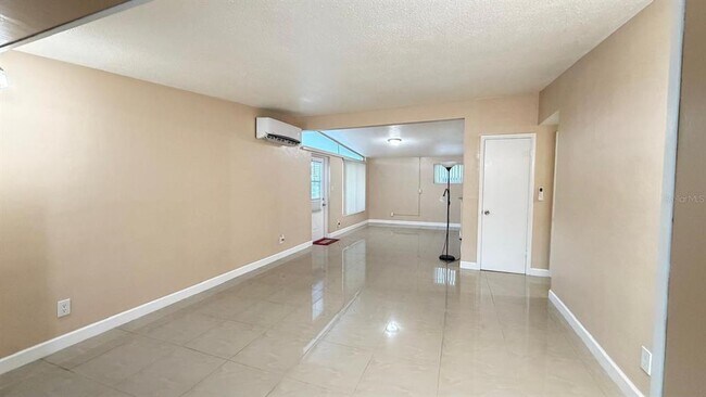 Building Photo - 3107 Bayshore Gardens Pkwy