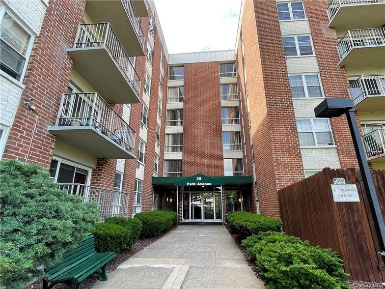 Primary Photo - 35 Park Avenue Unit 3K