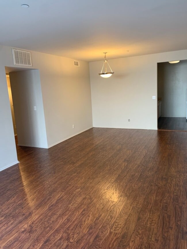 Building Photo - 10717 Lawler St Apartments
