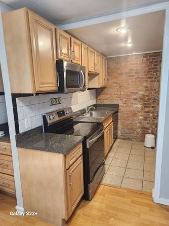 Foto del edificio - 230 Western Ave