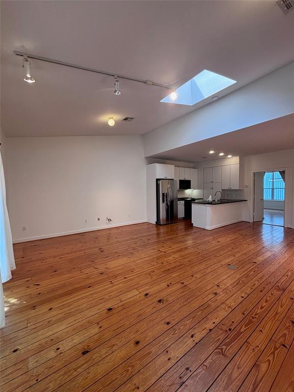 Building Photo - 5 N Ennis St