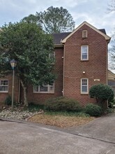 Building Photo - 464 Westover Mews