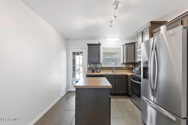 Building Photo - 14408 Misty Point Ct