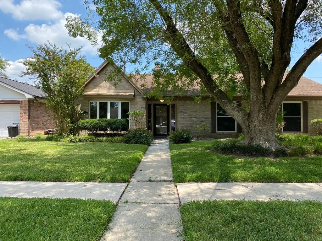 Foto principal - 10126 Trade Winds Dr