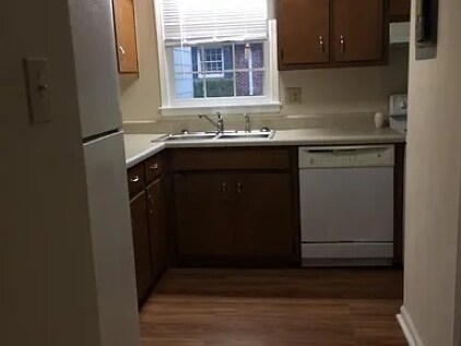 Foto del edificio - 2220 Kings Gate Cir