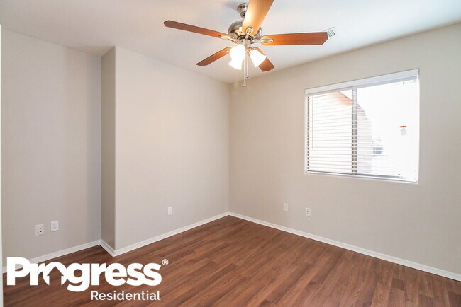 Building Photo - 11014 W Rio Vista Ln