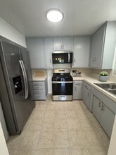 Kitchen - 11680 Bellagio Rd