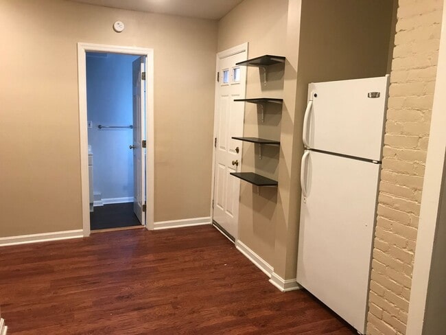 Building Photo - 51 S 21st St