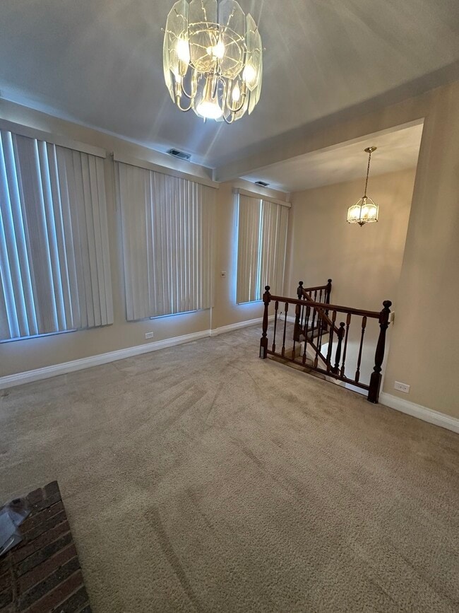 Building Photo - 608 S Oakley Blvd