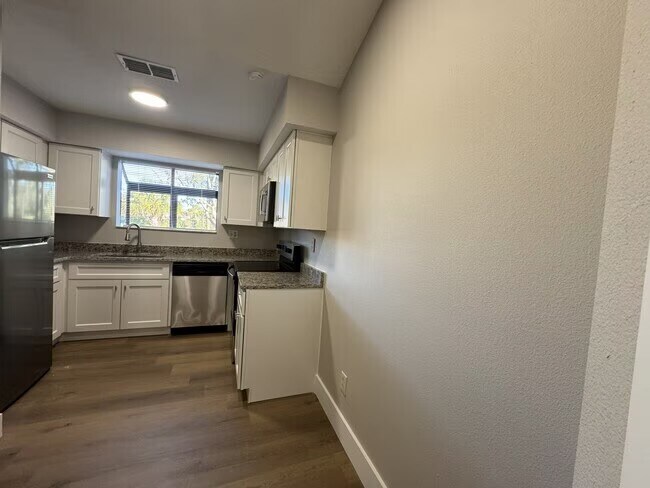 Foto del edificio - 198 White Fawn Dr