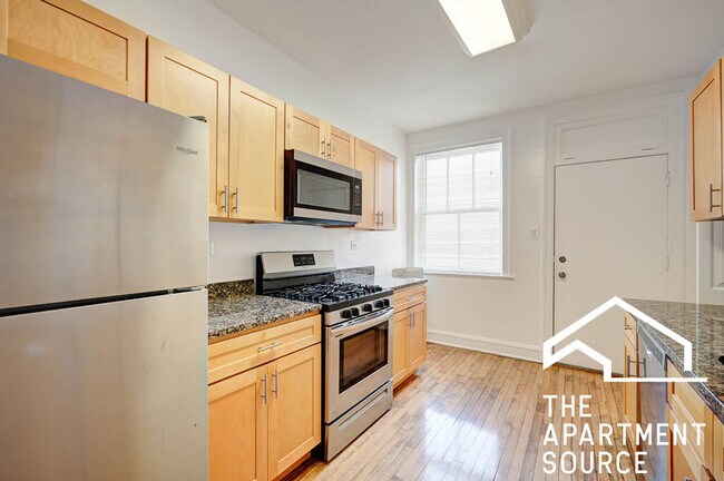 Building Photo - 3572 W Lyndale St