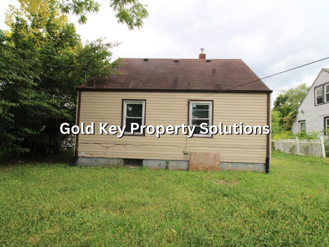 Building Photo - Updated 3 BR 1 BA House with Upgraded Appl...