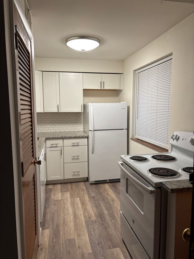 Building Photo - 3088 Dorris Ave