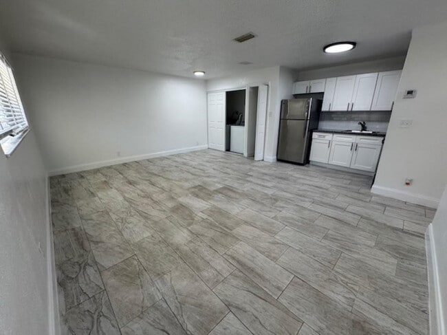 Foto del edificio - 481 Banks Rd