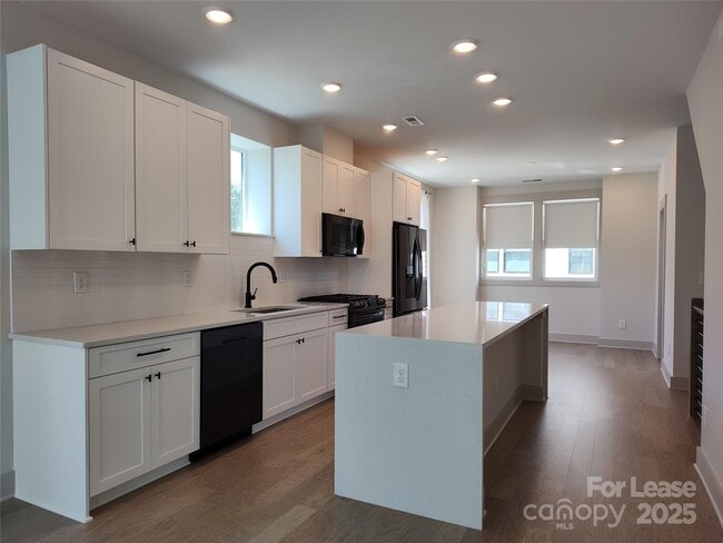 Building Photo - 1037 Wesley Terrace Ave