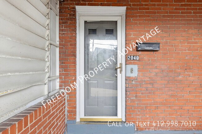 Foto del edificio - 2040 Crosby Ave