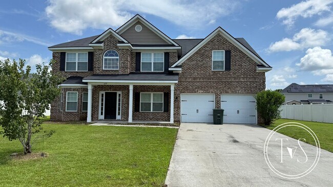 Foto del edificio - 639 Red Oak Ln