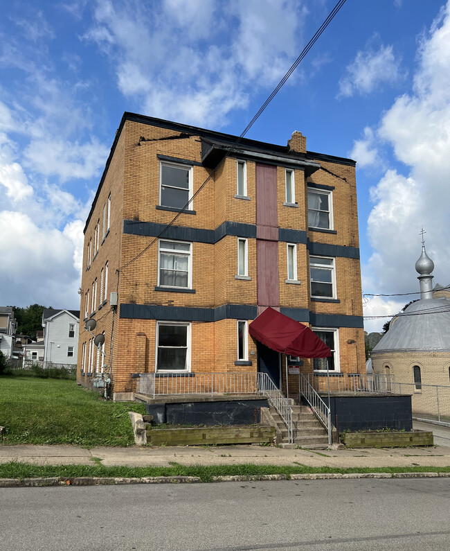 Building Photo - 1510 Maple St