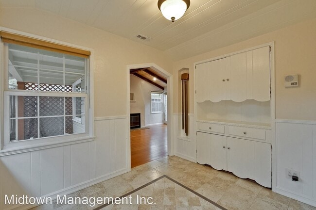 Building Photo - 2 br, 2 bath House - 832 Los Robles Ave