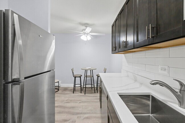 Foto del edificio - 4612 N Beacon St